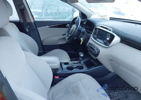 2019 Kia Sorento 2.4L Lx z USA, uszkodzony, nr VIN 5XYPGDA31KG569804